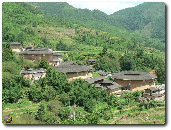 Au milieu des rizieres Tianluokan village